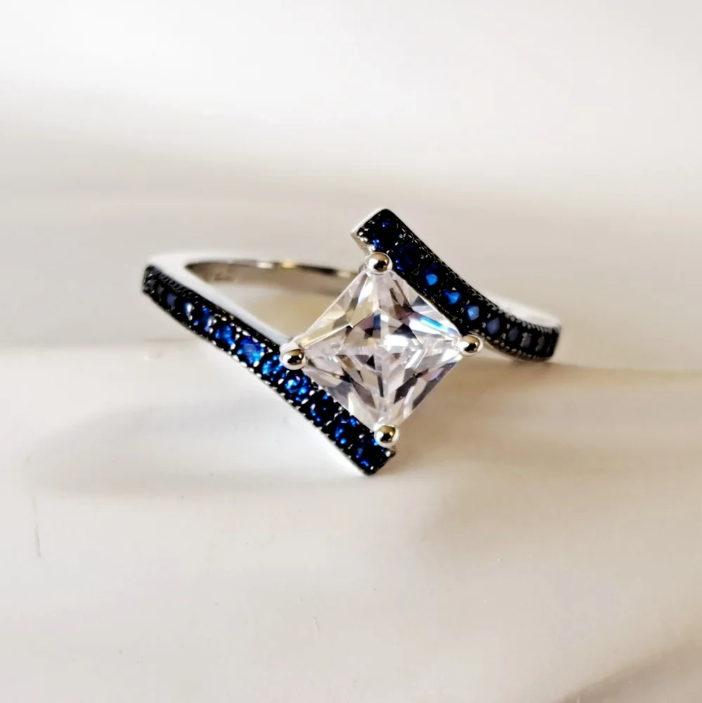 925 Sterling Silver Ring - Picture 11 of 11